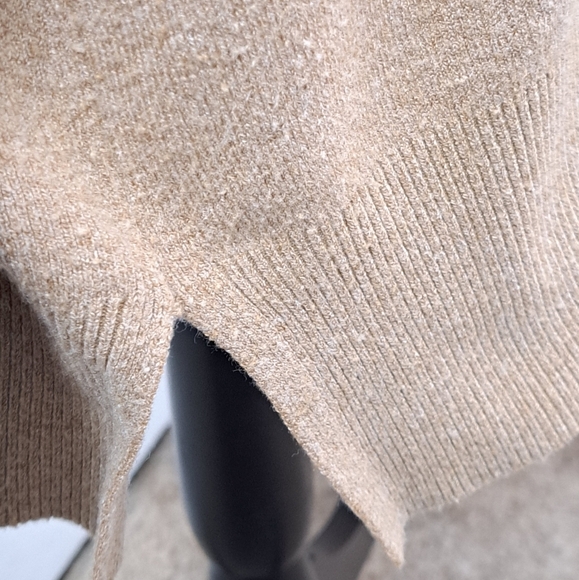 Abercrombie & Fitch Soft AF Collection Men's Beige Sweater  Size XS - Picture 6 of 10